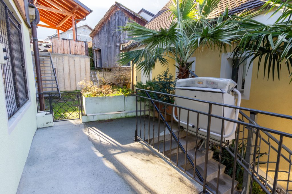 Saint-Gingolph - belle bâtisse avec appartement indépendant golf 17